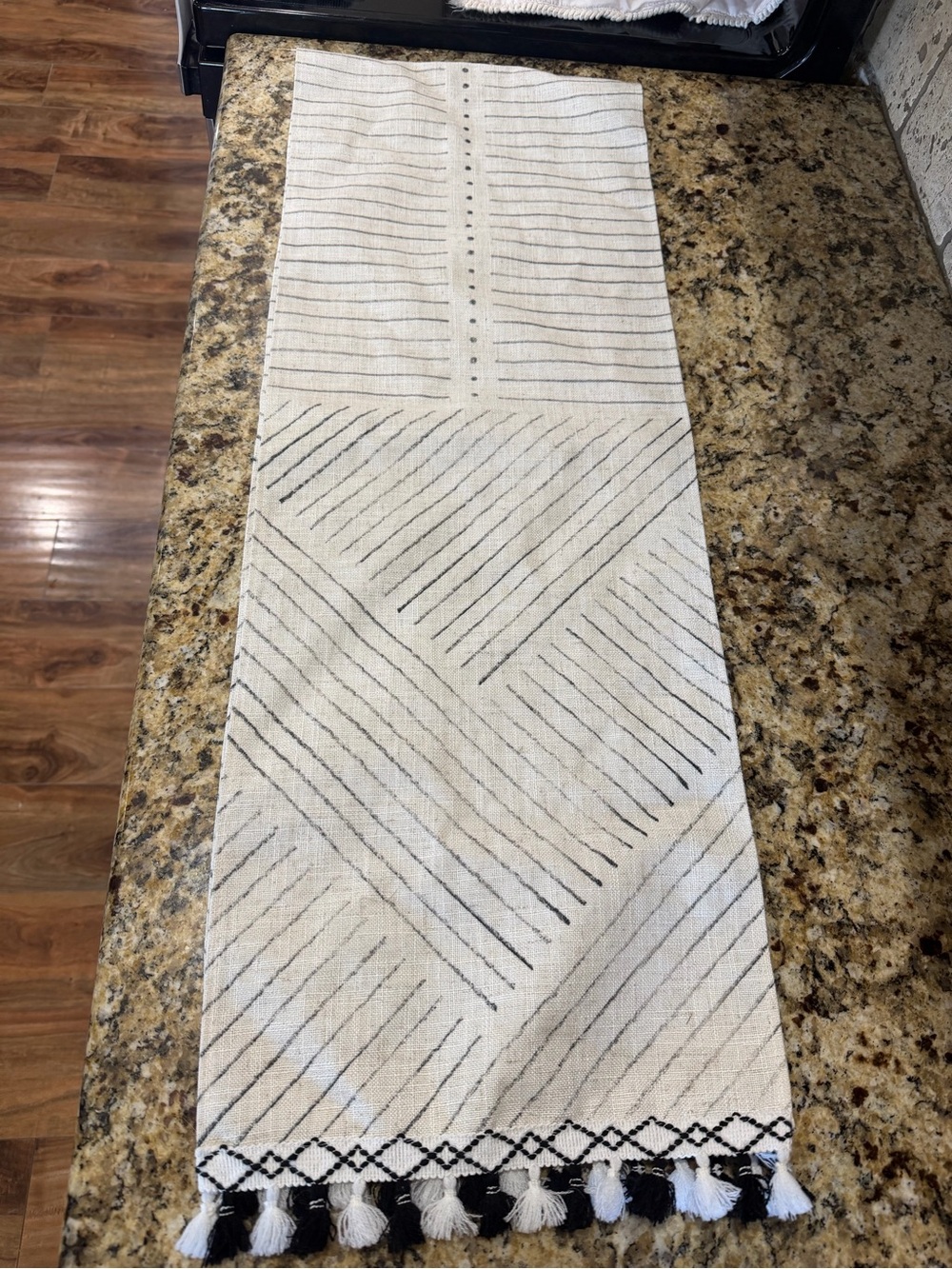Neutral Cream Runner with Black Geometric Stripe Detail
